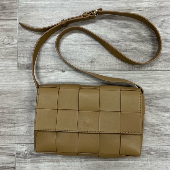 Quince Italian Leather Handwoven Flap Crossbody Bags in Golden Tan - Picture 6 of 12